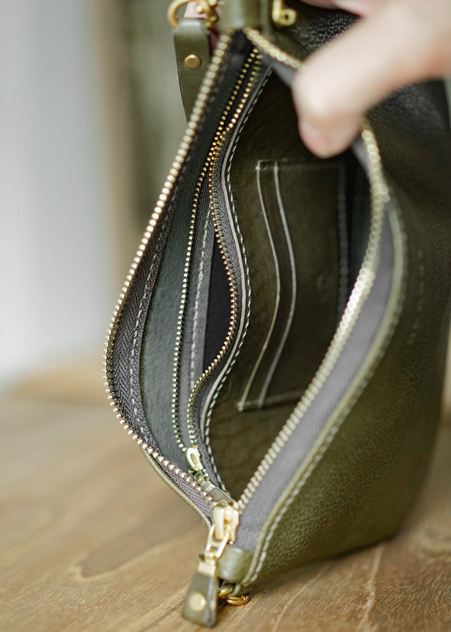 肩背流蘇包 FRINGED BAG