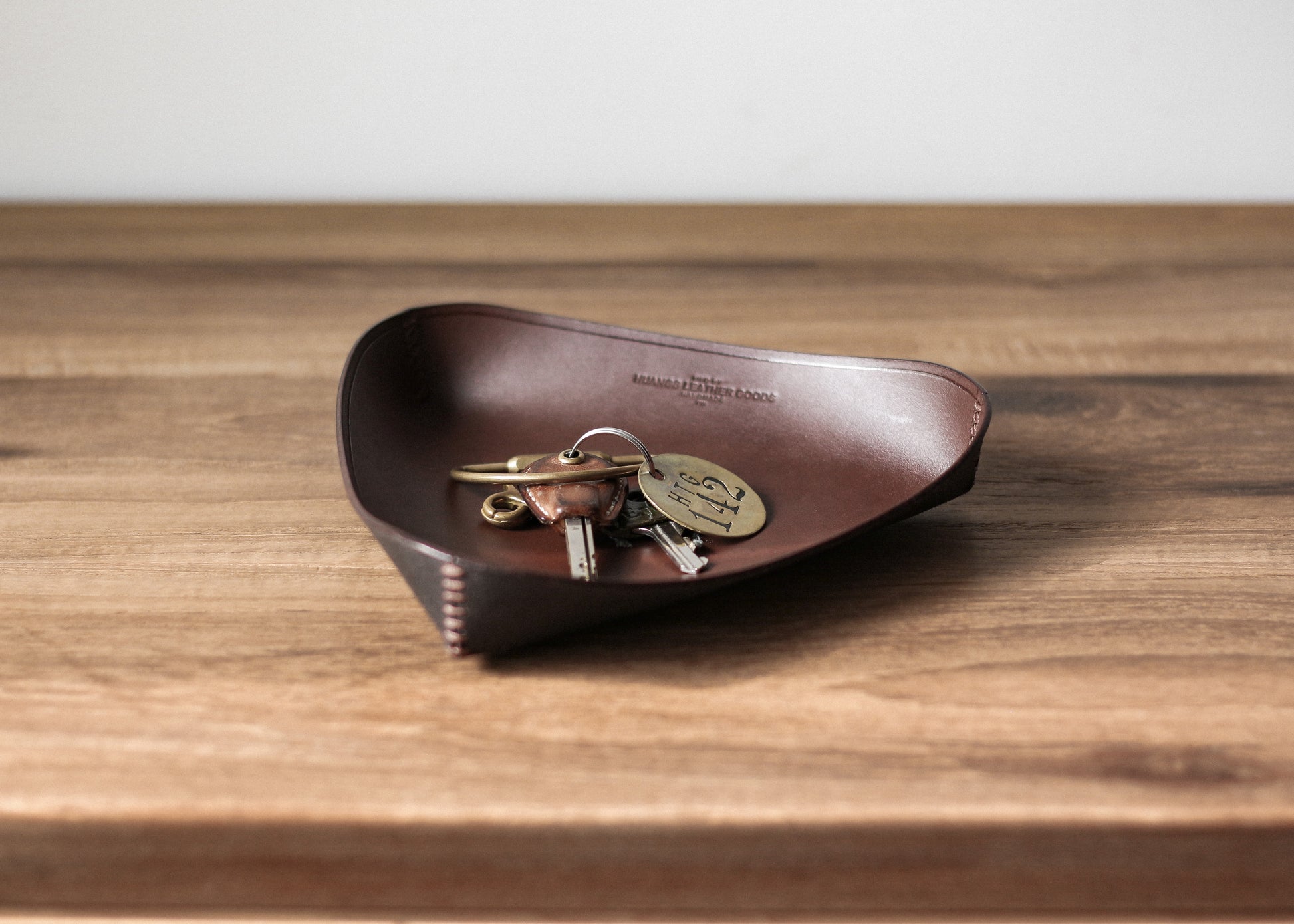 皮革製物盤 LEATHER VALET TRAY - HUANGS